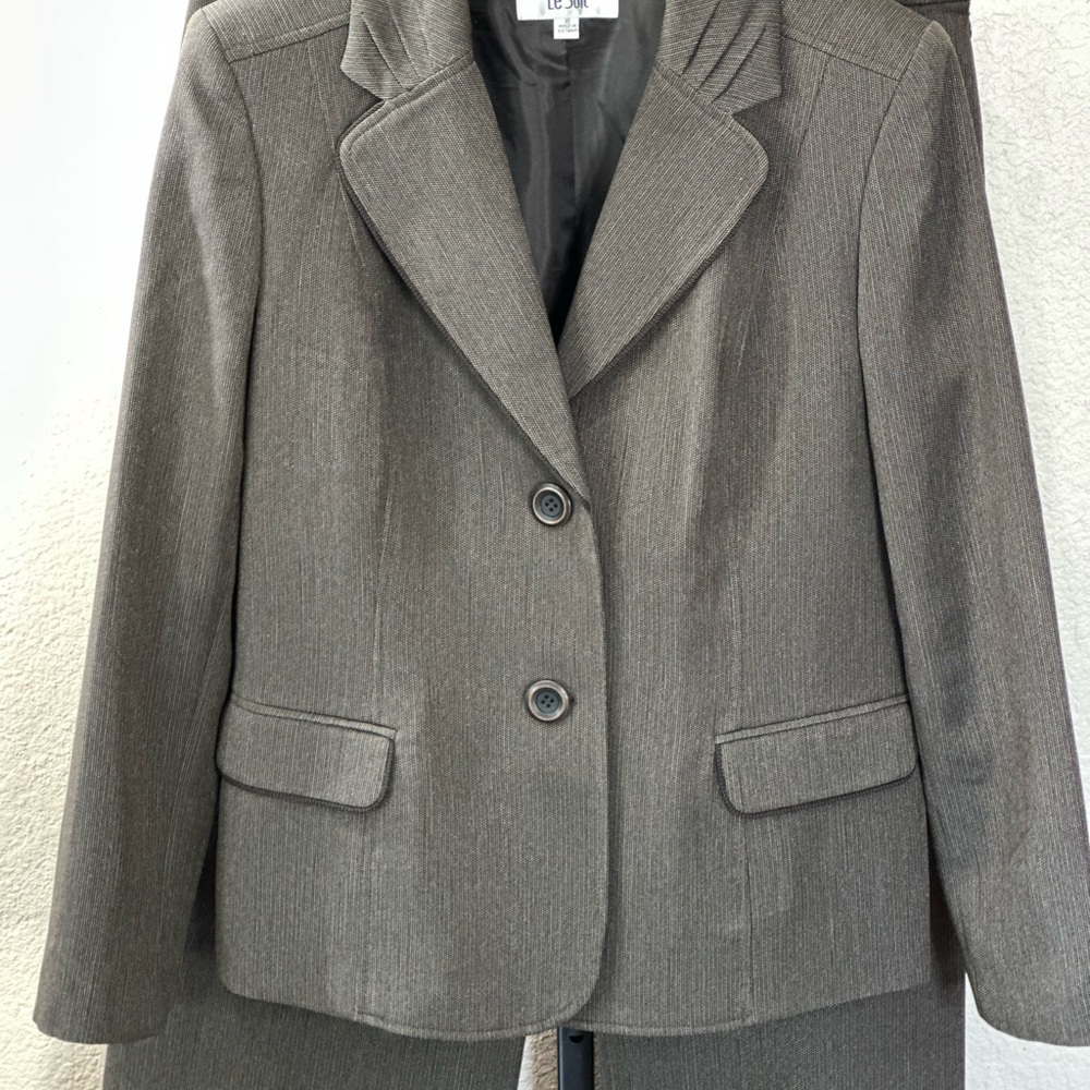 Le Suit Brown Two Button Pocket Blazer Jacket & Dress Pants Suit Set Sz 16